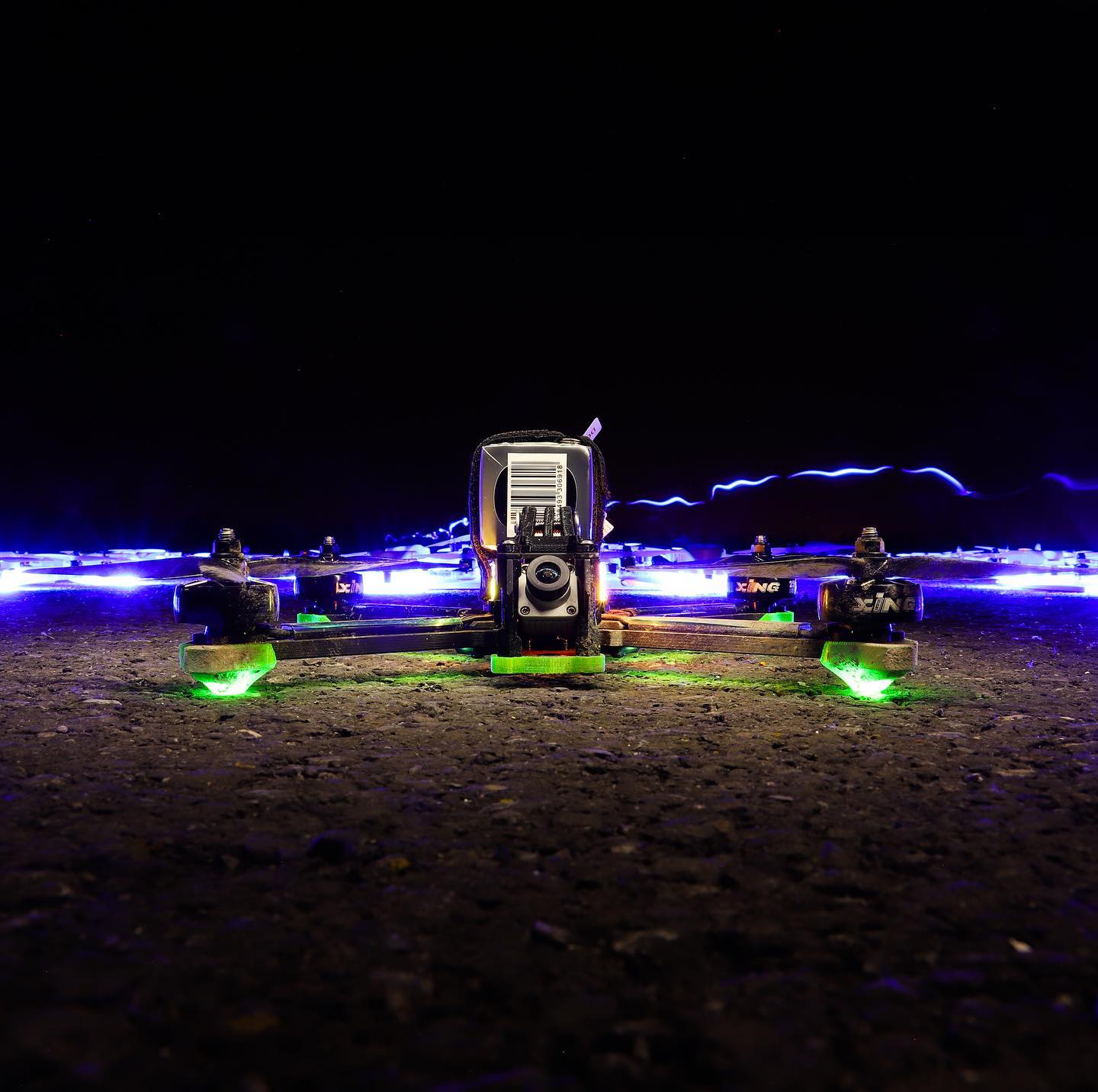 Nouveau FPV + spectacle de drones + Lightpainting = ✨

•
•
•

#drone #lightpainting #iflight #nazgul #drones #dji #mavic #dronestagram #dronepilot #france #instareims #skyhilife #dronegram #dronepic #dronepilot #vuduciel #dronenature #droneoftheday #dronedujour #frenchtech #skyhilife #unitedbydrone #dronefolio #dronemultimedia #dronepals #dronedose #ig_france #loves_france #djiglobal #igersreims